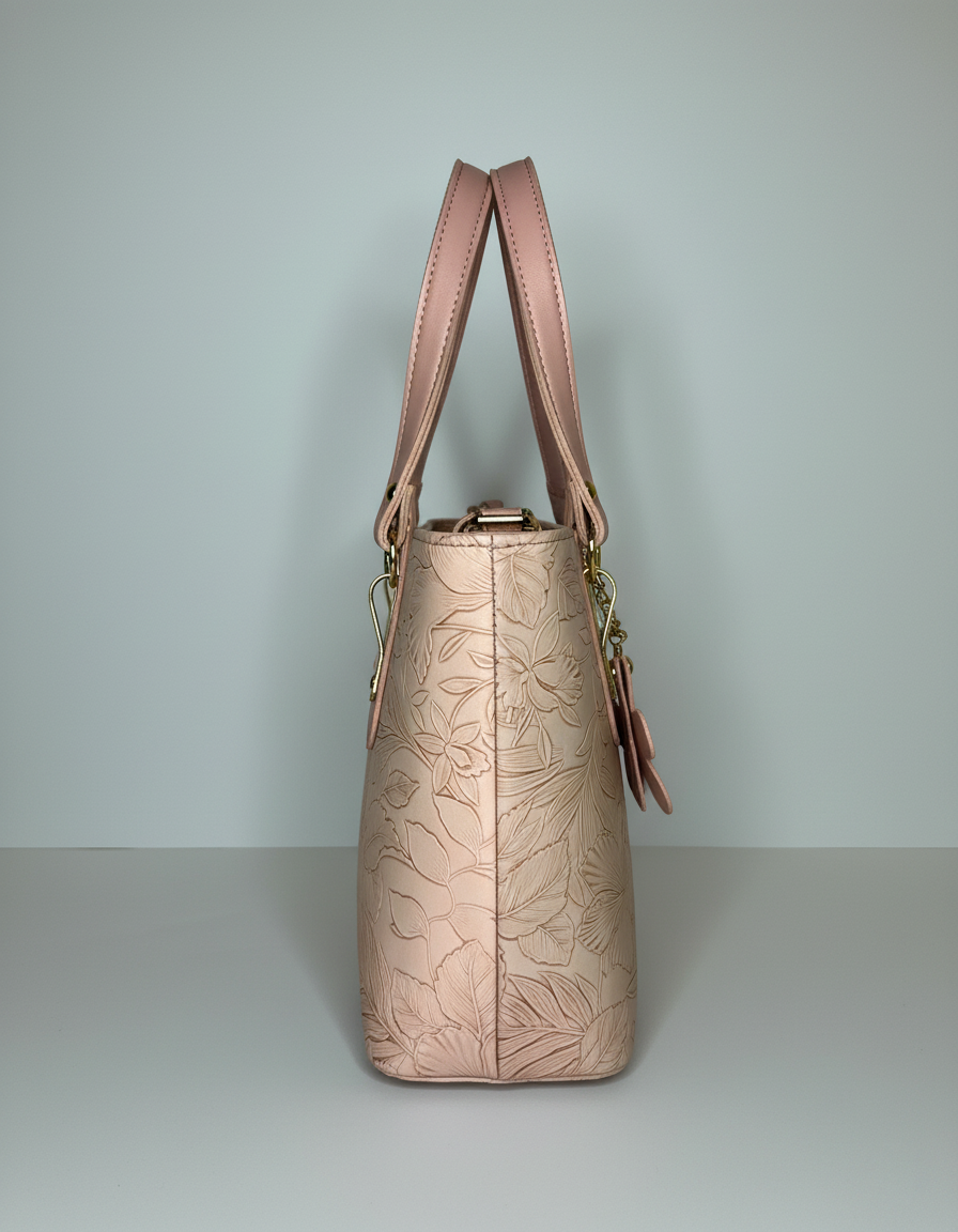 The Noir V-Quilt Tote